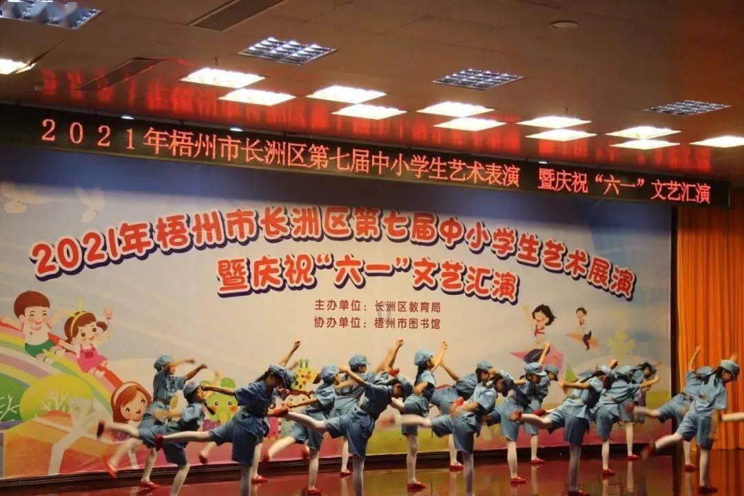迷失在街头的男孩